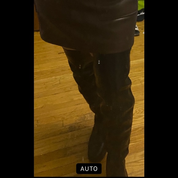 Over the knee boots - Picture 10 of 11